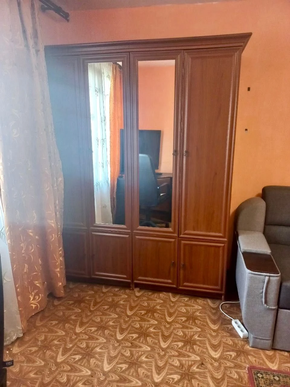 1 комнатная квартира на Крымском бульваре с ремонтом