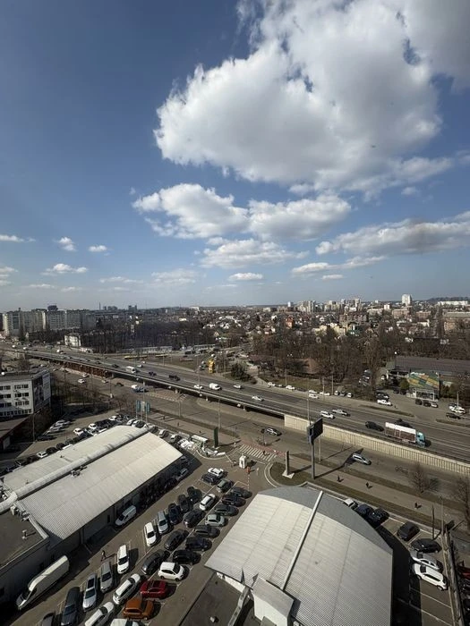 Nivki 3 min Beresteysky 67, San Francisco residential complex. 99 meters Villa