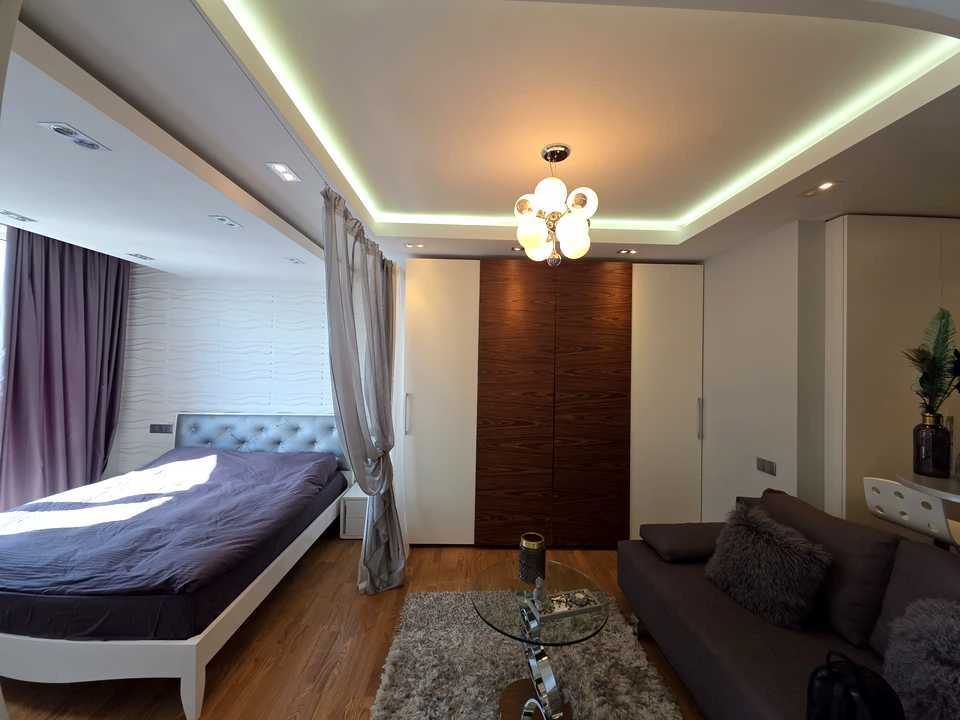 Apartment. Дніprovska naberezhna, вул.