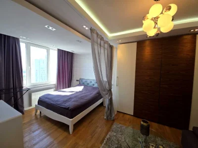 Apartment. Дніprovska naberezhna, вул.