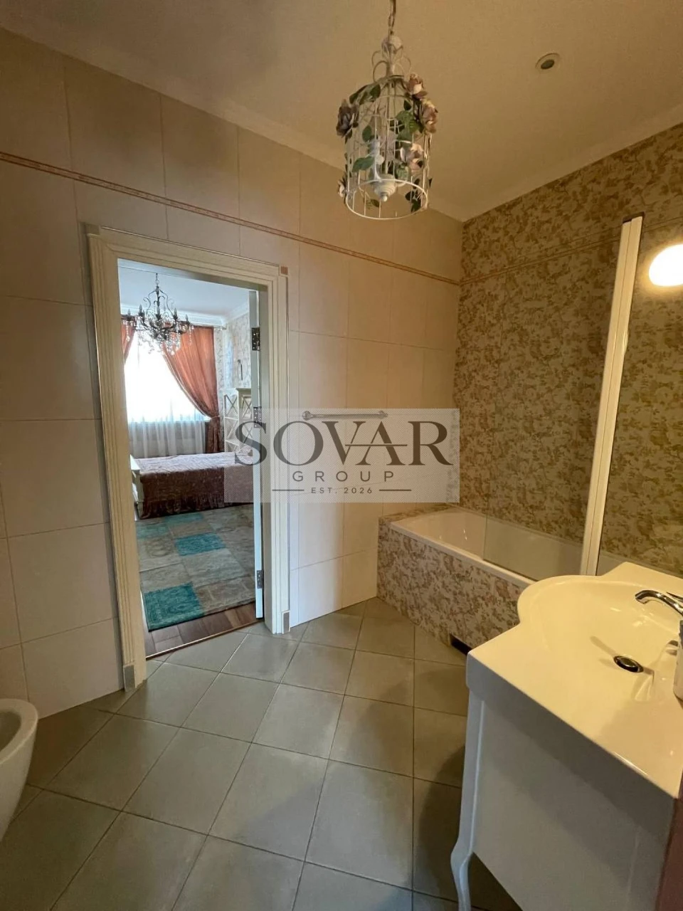 Продажа 4-комнатной квартиры на улице Антоновича, 103