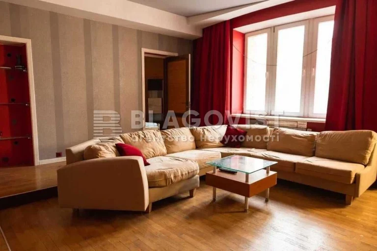 Sale of a 4-room apartment in Oasis residential complex, Volodymyr Avenue