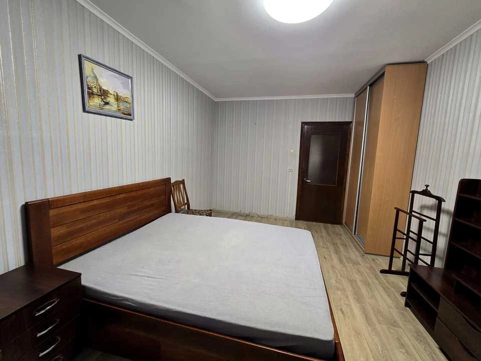 Квартира. Київ, Мілютенка вул.