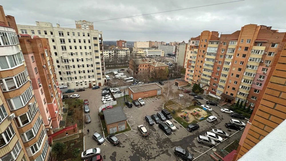Продаж 2к в новобудові з ремонтом центр міста по вул.Соборно