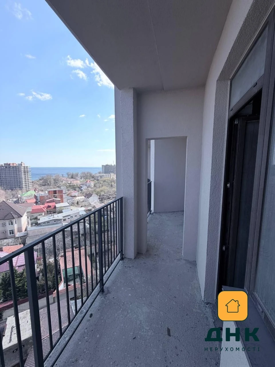 Golden Shore Promenade. One-bedroom apartment. Sea view
