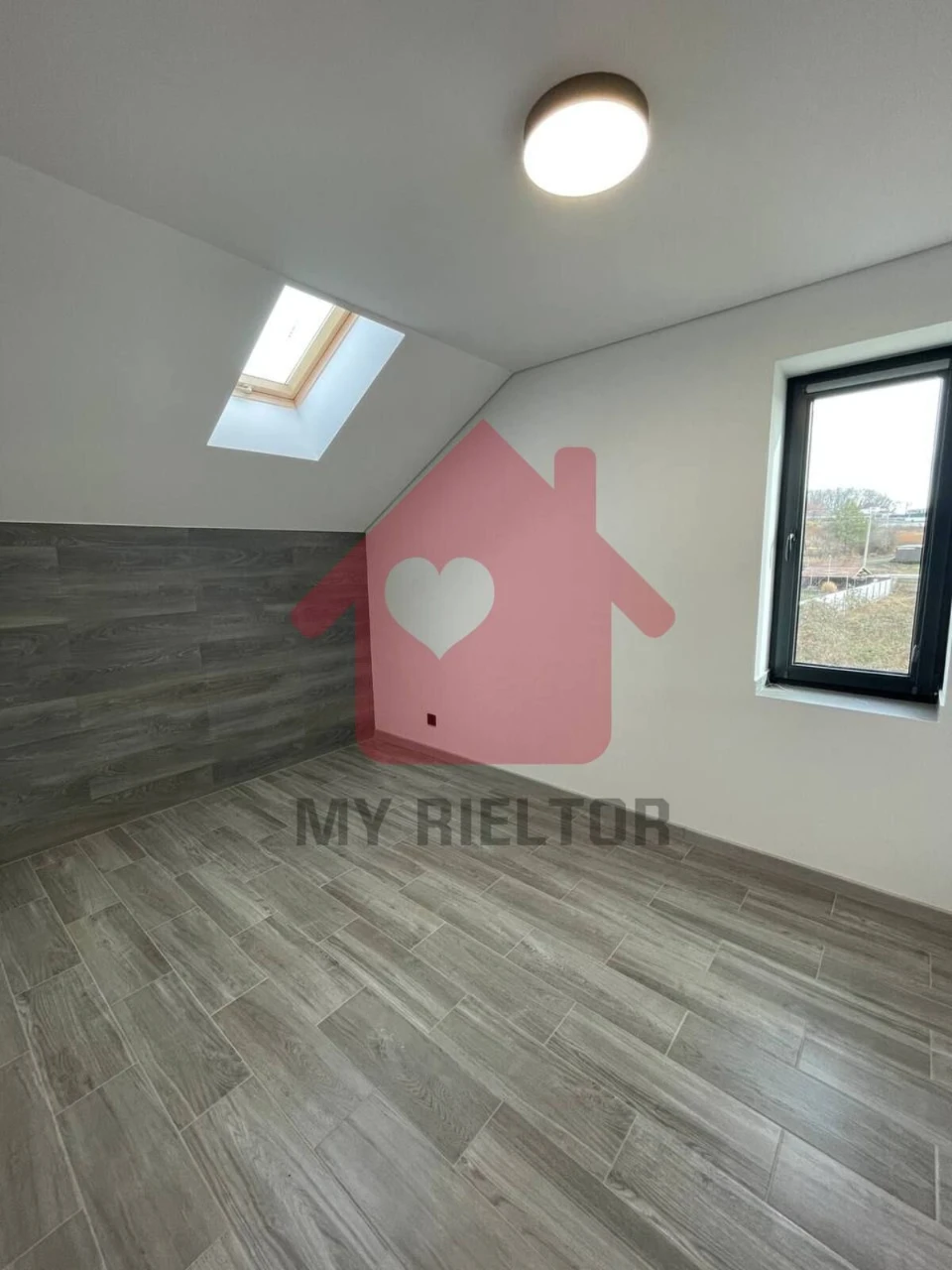 House for Sale in Chervenitsa