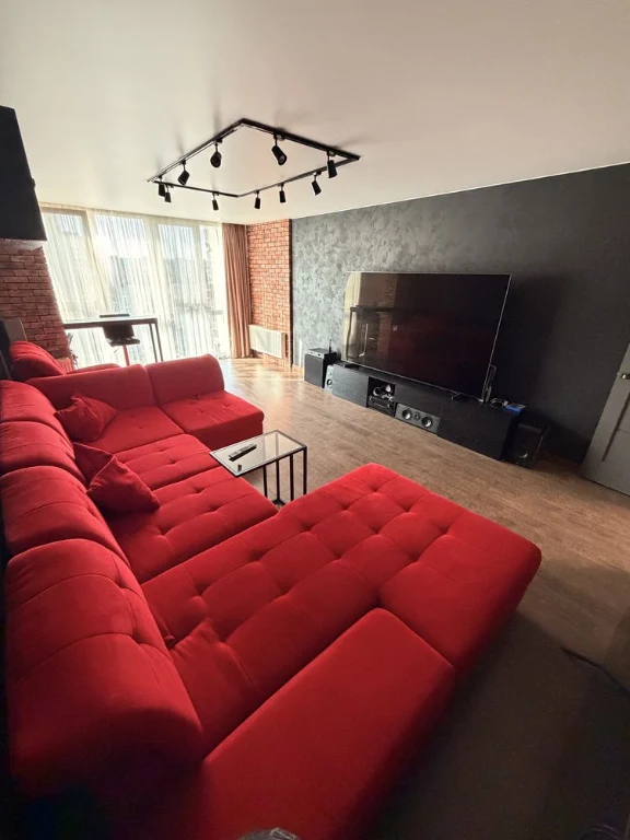 For Sale: Large 3-Bedroom Apartment in Favorit, Zhytomyr - 96 sq meters