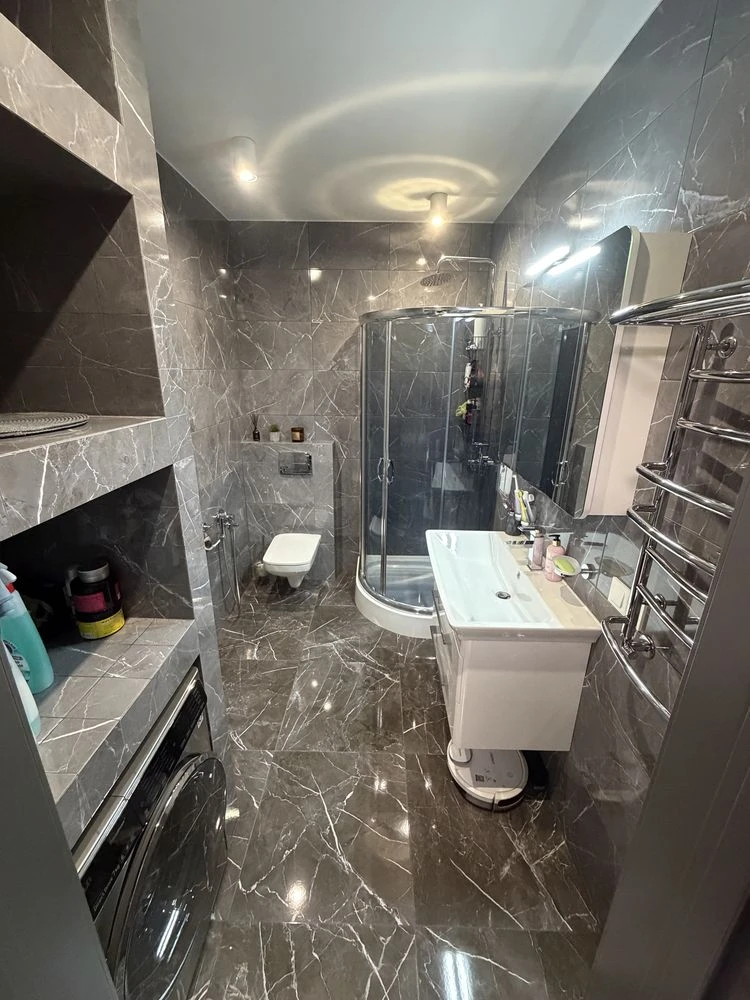 For Sale: Large 3-Bedroom Apartment in Favorit, Zhytomyr - 96 sq meters