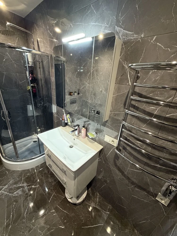 For Sale: Large 3-Bedroom Apartment in Favorit, Zhytomyr - 96 sq meters