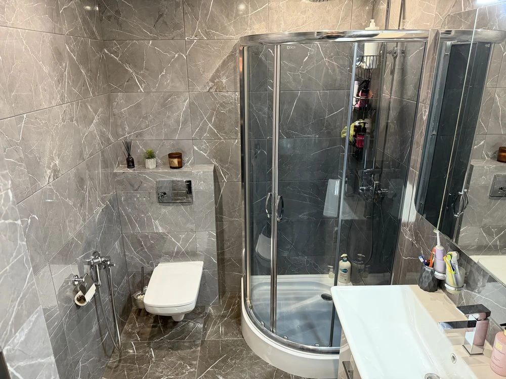 For Sale: Large 3-Bedroom Apartment in Favorit, Zhytomyr - 96 sq meters