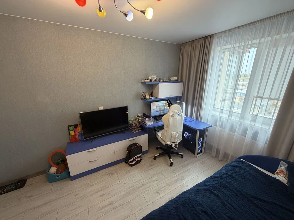 For Sale: Large 3-Bedroom Apartment in Favorit, Zhytomyr - 96 sq meters