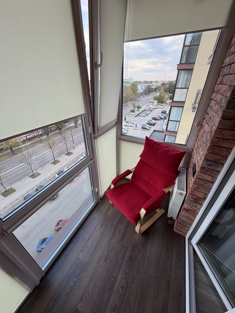 For Sale: Large 3-Bedroom Apartment in Favorit, Zhytomyr - 96 sq meters