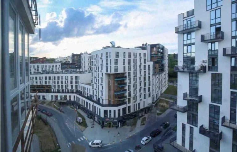 Sale of a 3-room apartment on вул. Малоголосківська, Lviv.