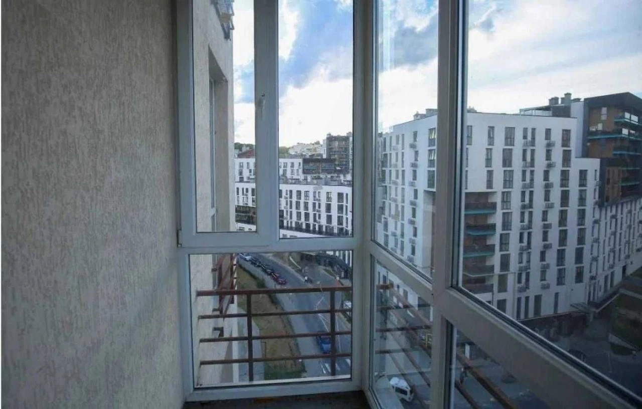 Sale of a 3-room apartment on вул. Малоголосківська, Lviv.
