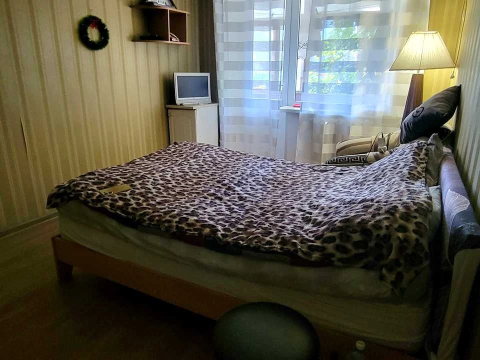 Apartment. Dnipro, Bohdan Khmelnytsky St.