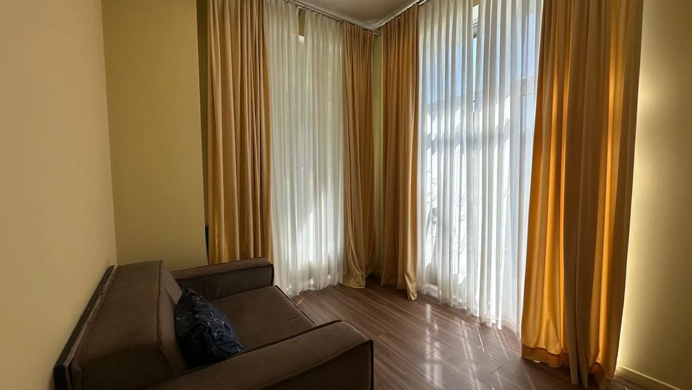 2-комн 68 м2 на первом этаже. Ремонт, мебель