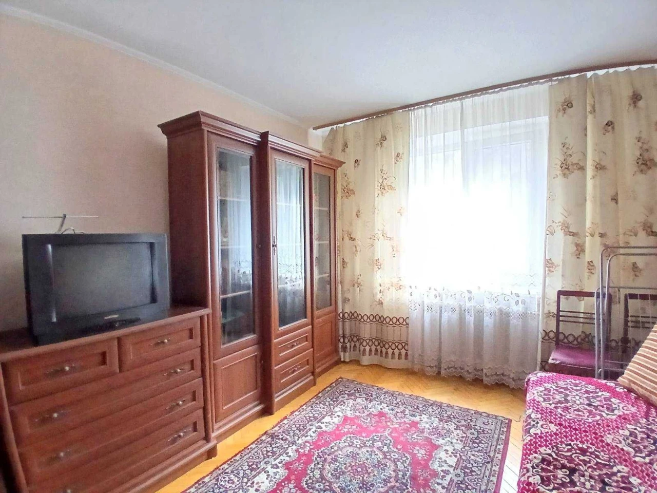2 km apartment on the 2nd floor, good residential condition, quiet location