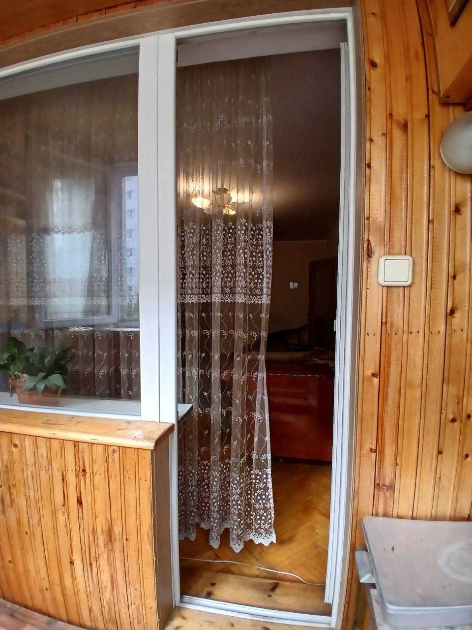 2 km apartment on the 2nd floor, good residential condition, quiet location