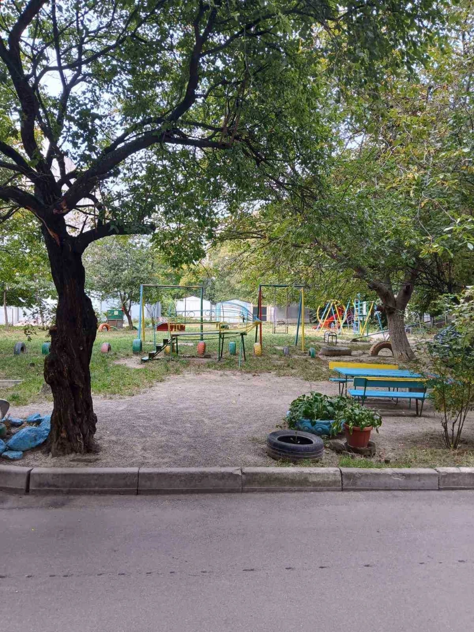 2 km apartment on the 2nd floor, good residential condition, quiet location