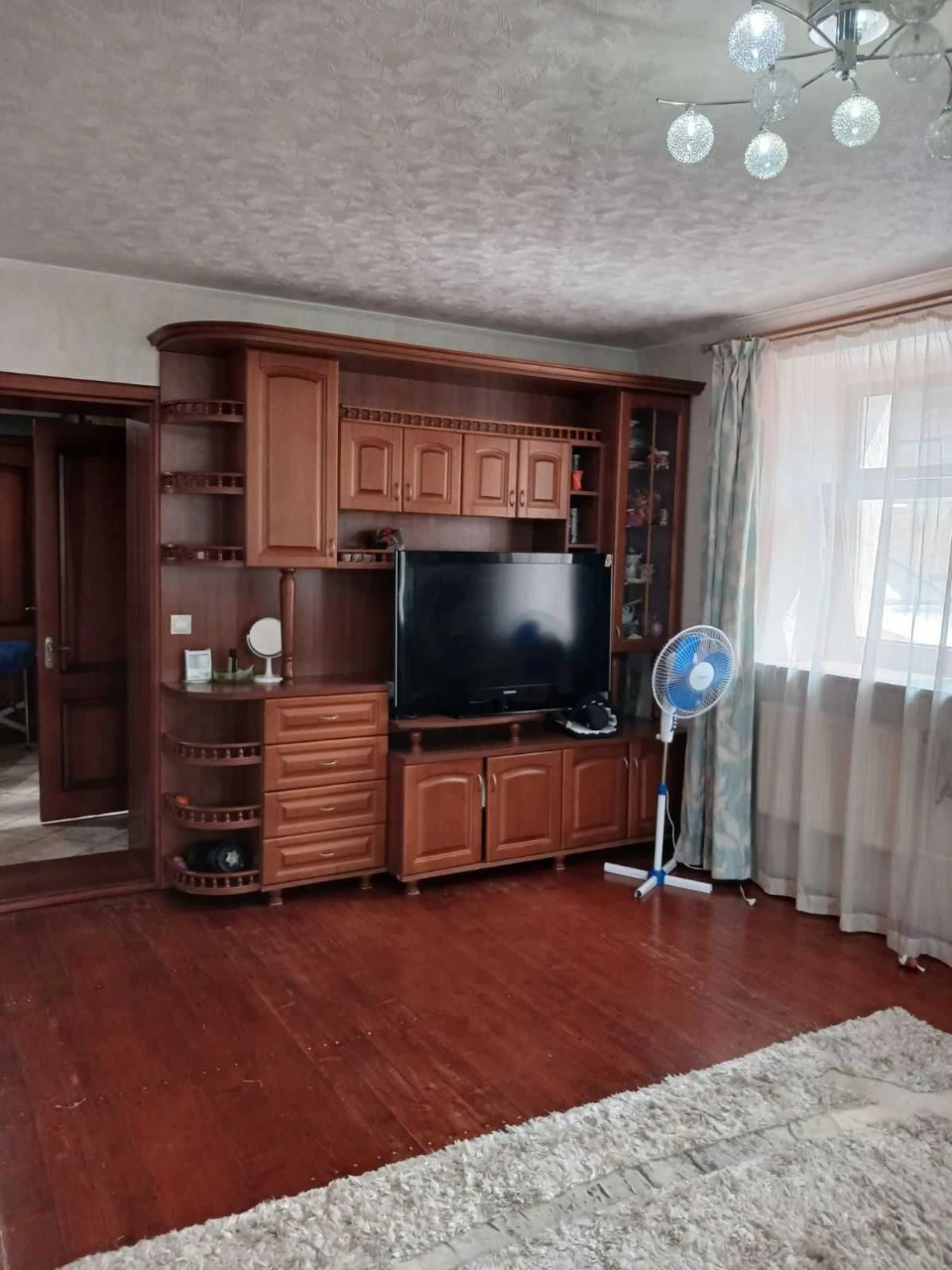 Продається гарний двоповерховий будинок в районі Олексіївка