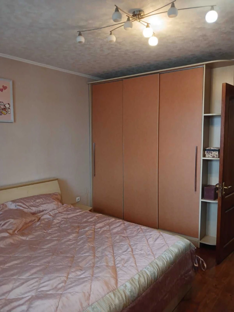 Продається гарний двоповерховий будинок в районі Олексіївка