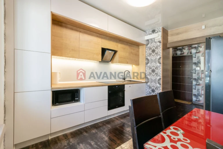 Продаж 3к. кв. з ремонтом, ЖК Патріотика (зданий будинок)