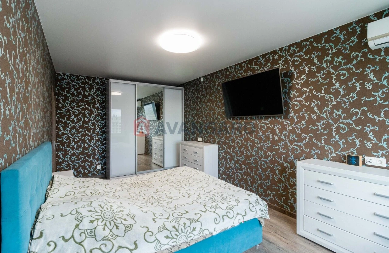 Продаж 3к. кв. з ремонтом, ЖК Патріотика (зданий будинок)