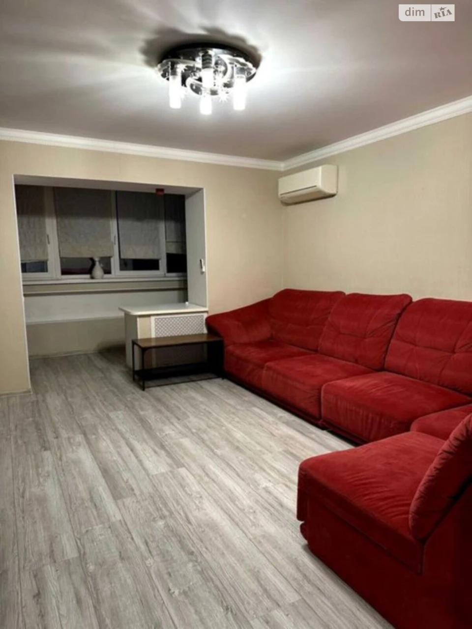 Довгострокова оренда Квартири, Проспект Поля