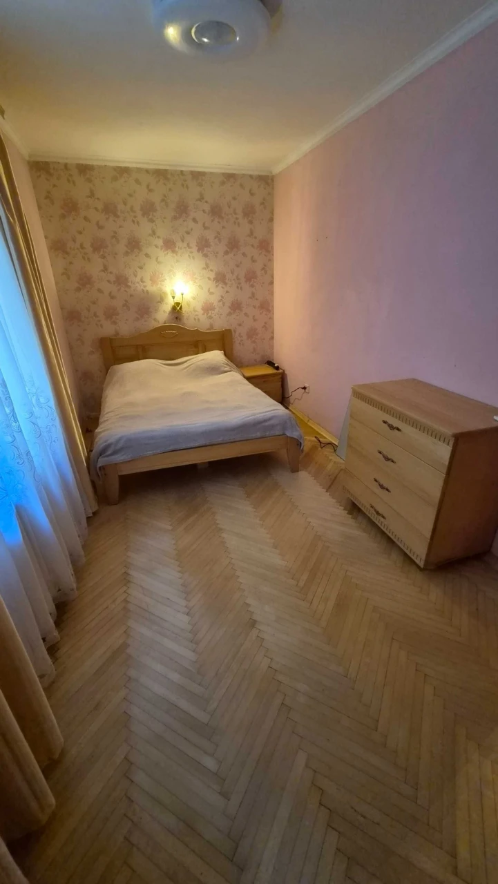 Затишна 2-кімнатна квартира біля парку Залізні Води! Початок вулиці Т