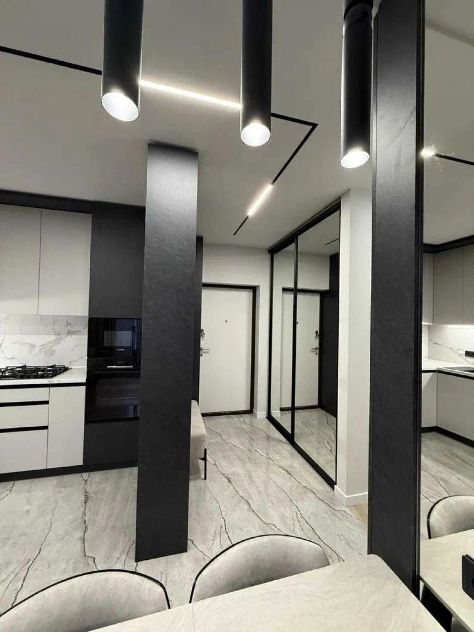 Sale of a 2-room apartment with renovation and furniture on the street