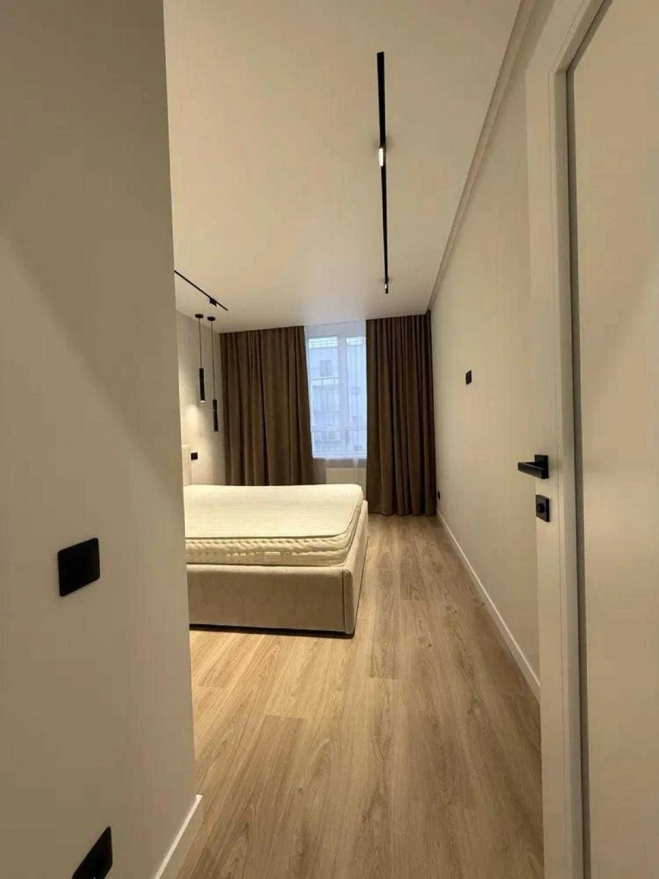 Sale of a 2-room apartment with renovation and furniture on the street