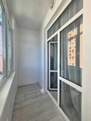 Selling 1 room + kitchen-living room with high-quality renovation in a popular