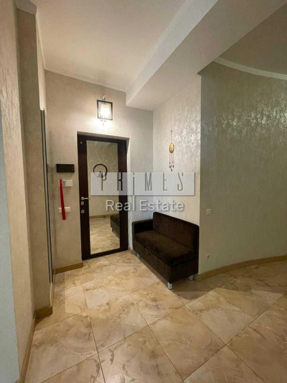 Квартира 3-кімнатна в ЖК "Тріумф", вулиця Звіринецька, 59