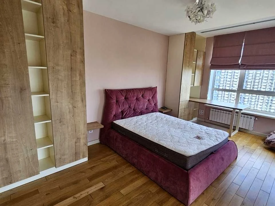 Квартира. Київ, Зарічна вул.