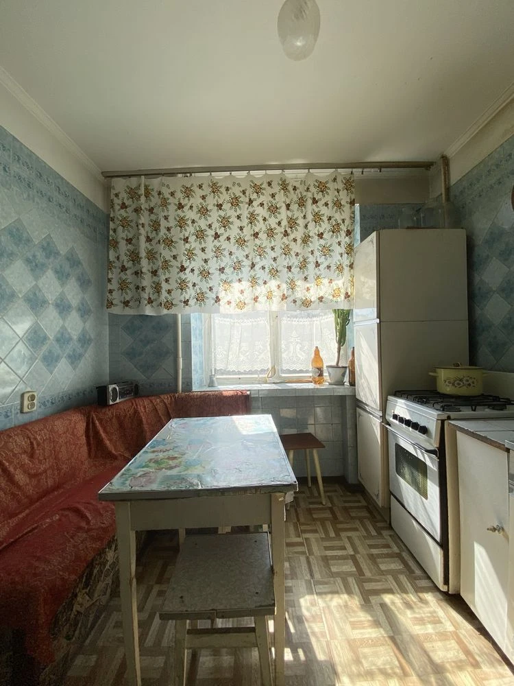 Продаж 1-кімнатної квартири у Дарницькому р-н. Юрія Литвинсь