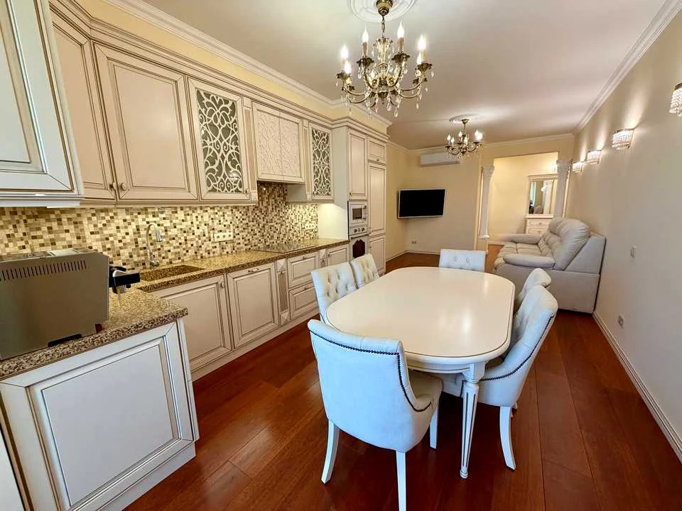 Apartment. Дніpro, Hoholya st.