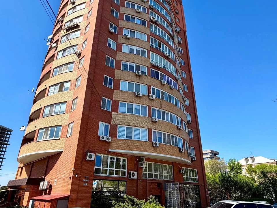 Apartment. Дніpro, Hoholya st.