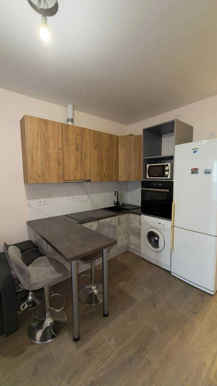 Продам 1-кімнатну квартиру в новобудові, ремонт, меблі, техніка