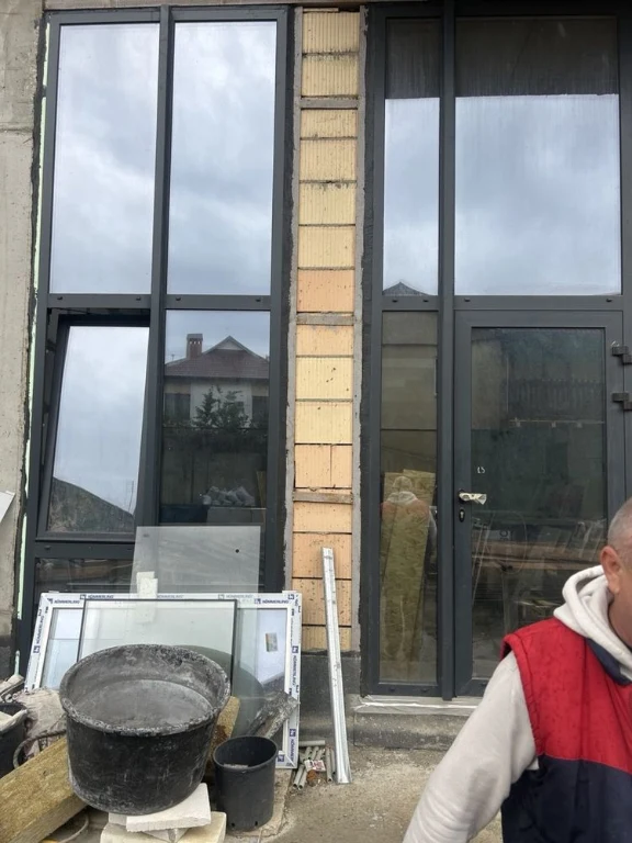 Продаю двоповерхову квартиру з патіо