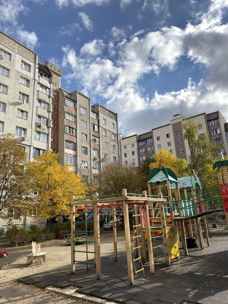 Продажа 1-комнатной квартиры, 2-й этаж, рядом с Парком