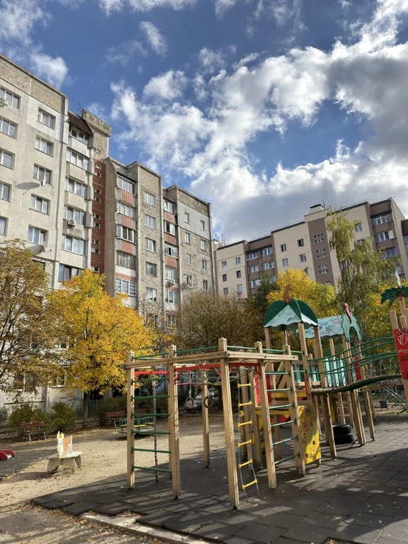 Продажа 1-комнатной квартиры, 2-й этаж, рядом с Парком