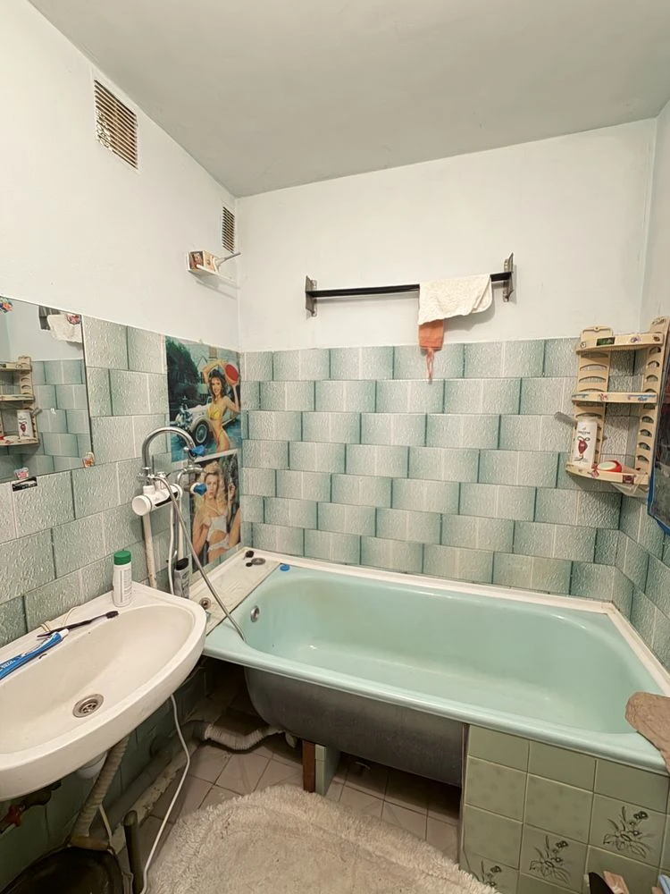 Продажа 1-комнатной квартиры, 2-й этаж, рядом с Парком