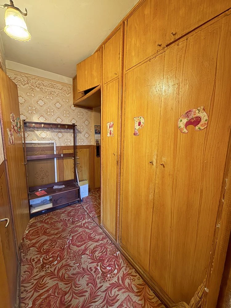 Продажа 1-комнатной квартиры, 2-й этаж, рядом с Парком