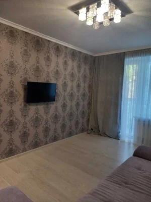 Двухкомнатная квартира в районе Фурманова, 2 этаж