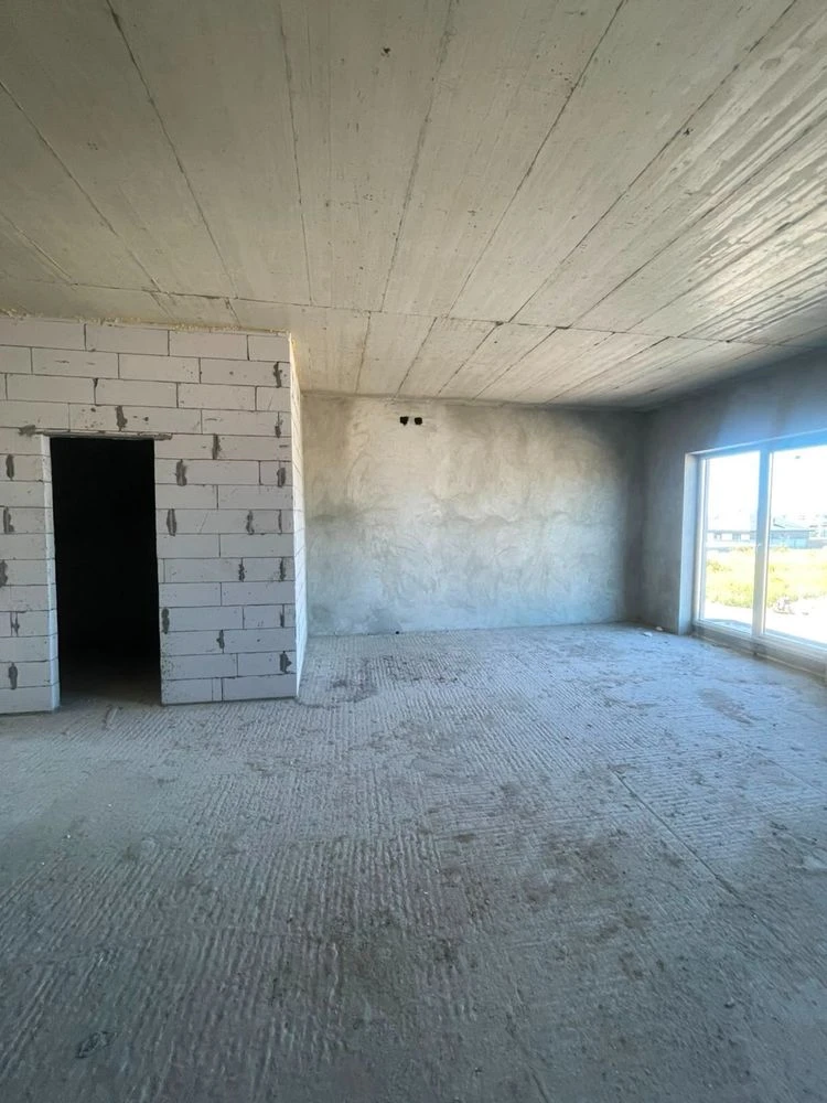 Sale of a 3-room apartment in the "Sadovyi" residential complex, Uzhhorod, Zagariska Street.