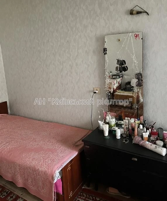 Продаж двокімнатної квартири вул. Михайла Стельмаха, 8. м. Г