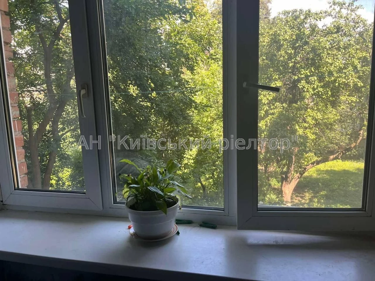 Продаж двокімнатної квартири вул. Михайла Стельмаха, 8. м. Г