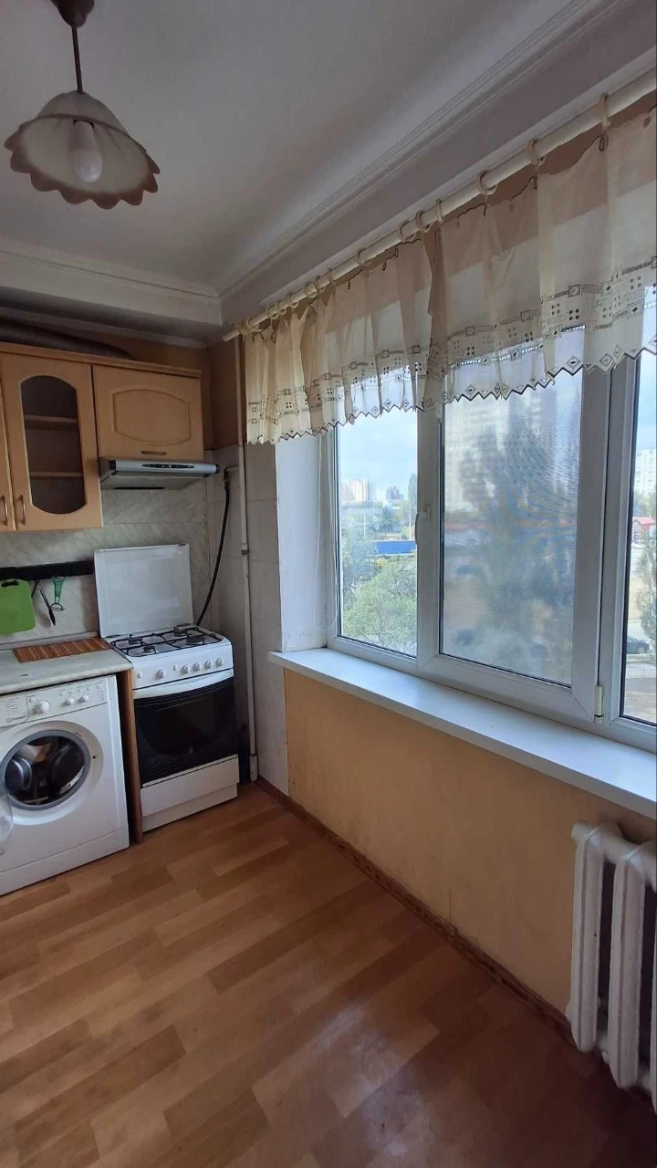 Братиславская,18 Продажа 2комн.-45кв.м.  возле ст.М"Чернигов