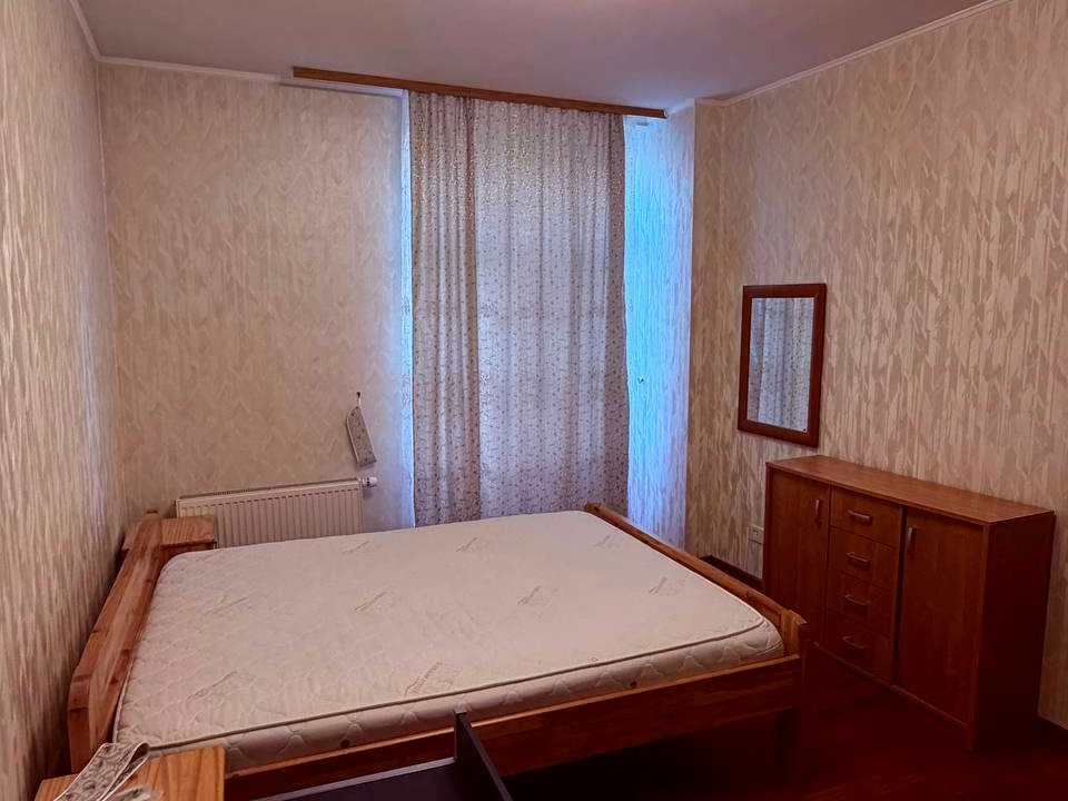 Квартира. Київ, Регенераторна вулиця