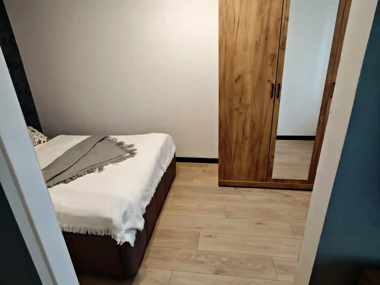 Оренда квартири 2-кімн. 49.6 м² 1/5 пов.